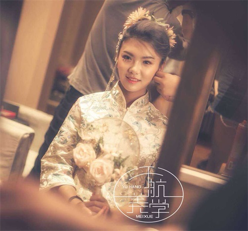  唐山學(xué)新娘跟妝去哪里靠譜？