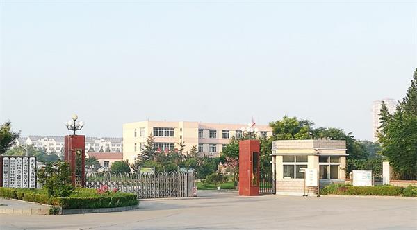 山東龍口礦業(yè)集團高級技工學校是全日制嗎？