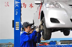 開封汽修學校有汽車整形技術專業(yè)嗎？就業(yè)前景好不好？