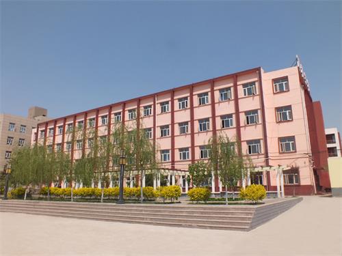  張家口工程技術(shù)學校升學與就業(yè)方便嗎？